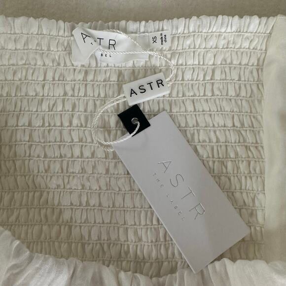 ASTR The Label White Smocked Square Neck Puff Sleeves Cropped Blouse Size XS NWT - Picture 8 of 10